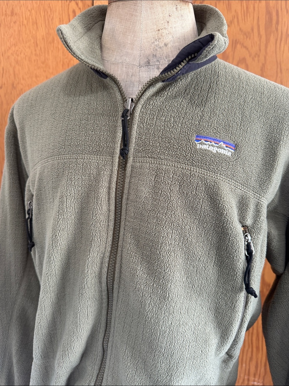 Patagonia Men’s Size Medium Olive Green Full-Zip Performance Fleece Jacket